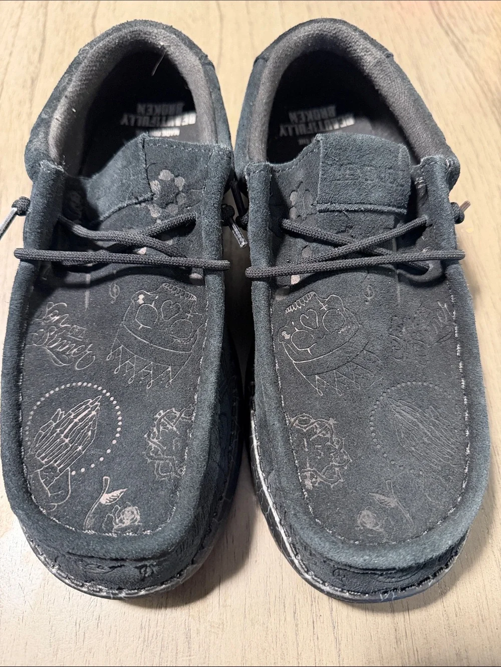 Jelly Roll Suede Hey Dudes Men’s size 6/Woman’s size 8 Black Slip-On Shoes